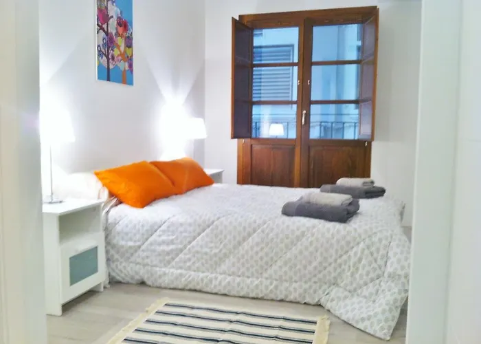 Superb Central Market Apt